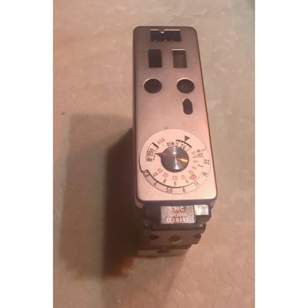 Vintage Rollei E19C Electronic Flash Unit with Charger & Sync Cable